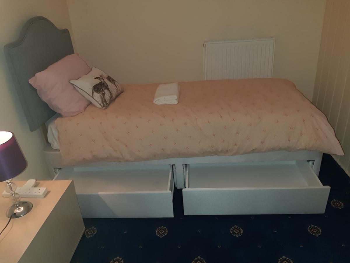 Phoenix Nights Guest House Barrow-in-Furness Exterior photo