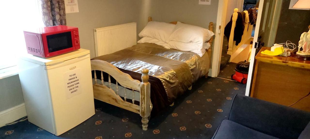 Phoenix Nights Guest House Barrow-in-Furness Exterior photo